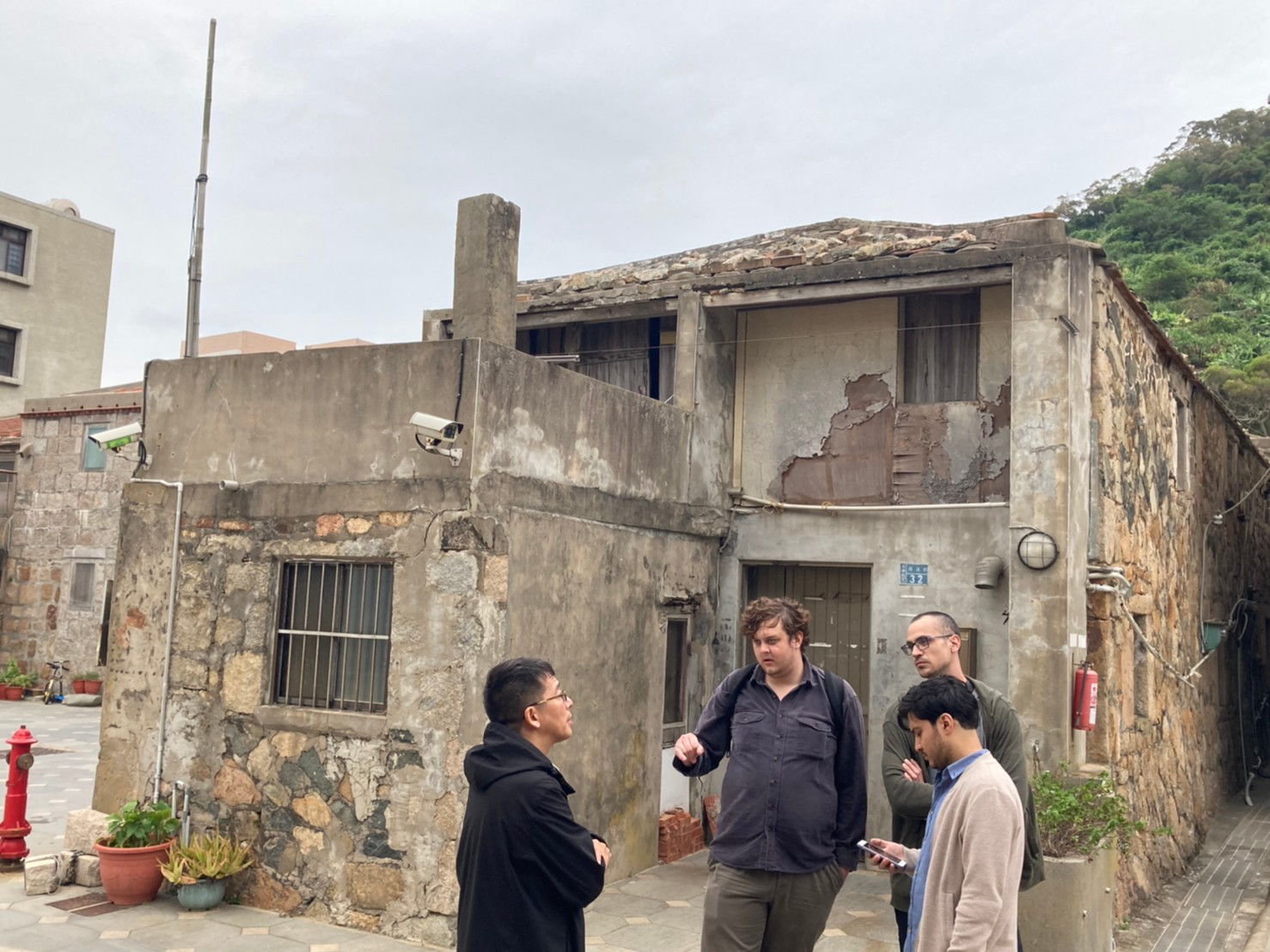 Discussing the design of Matsu architecture.（Photo by the College of Social Sciences）